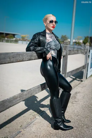 Katya Superb Thumbnail Picture