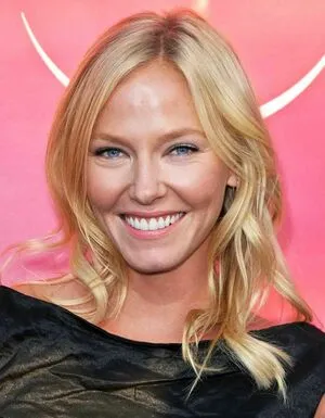Kelli Giddish Thumbnail Picture