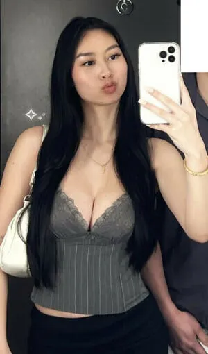 Kelxee Thumbnail Picture