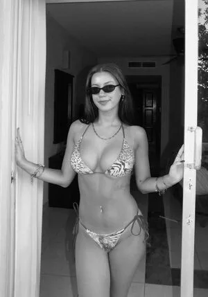 Kendall Mitchell OnlyFans Leaked Free Thumbnail Picture - #trtApTTxxY