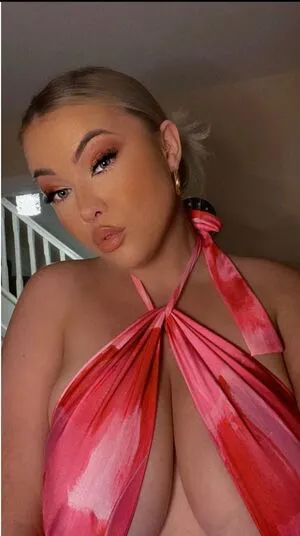 Kendall Rowan Thumbnail Picture