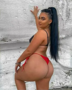 Khloecaprice Thumbnail Picture