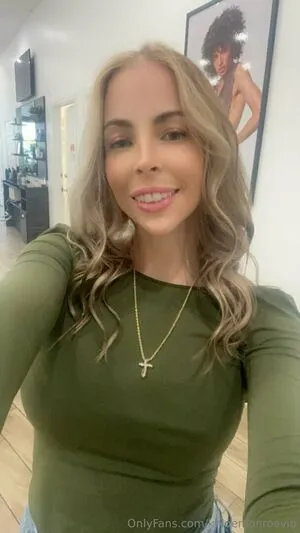 Khloemonroevip Thumbnail Picture