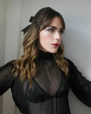 Kiernan Shipka Thumbnail Picture