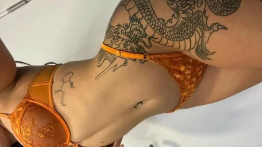 Kimwittt OnlyFans Leaked Free Thumbnail Picture - #7X1smLb3d2
