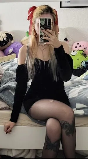 Kira Chanside Thumbnail Picture