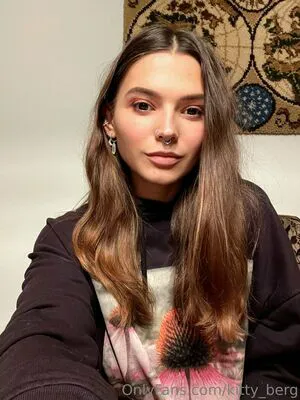 Kitty Berg OnlyFans Leaked Free Thumbnail Picture - #dMsbSaE3N2