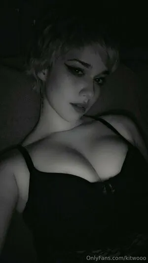 Kitwooo Thumbnail Picture