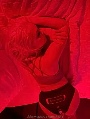 Kiwikyy OnlyFans Leaked Free Thumbnail Picture - #SwNMIPKnBo
