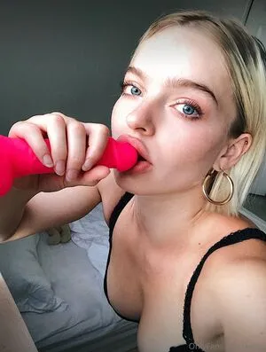 Kizzyrain Thumbnail Picture