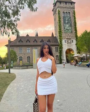 Komal Basran OnlyFans Leaked Free Thumbnail Picture - #6L9G4n8cVn