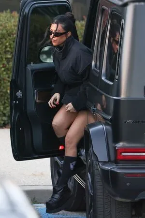 Kourtney Kardashian Thumbnail Picture