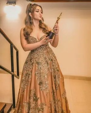 Koushani Mukherjee Thumbnail Picture