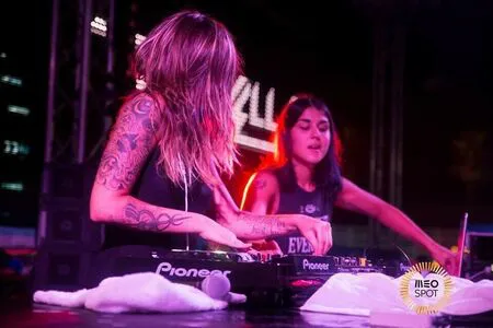 Krewella OnlyFans Leaked Free Thumbnail Picture - #1NqiMmGhbz