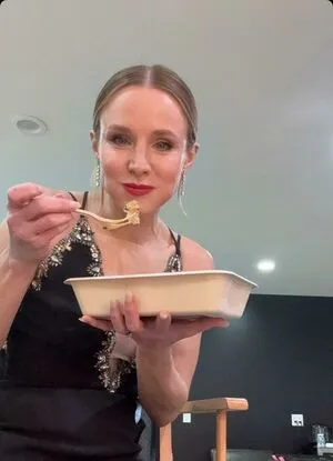 Kristen Bell Thumbnail Picture