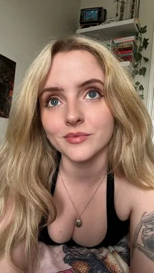 Krysttl Thumbnail Picture