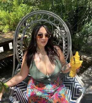 Kurvy Kalifornia Thumbnail Picture