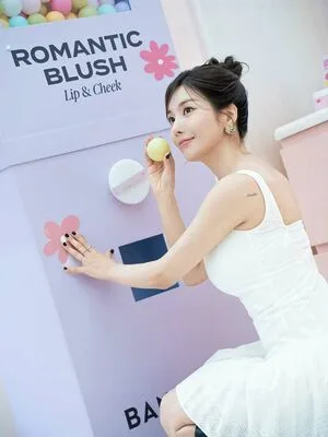 Kwon Eunbi OnlyFans Leaked Free Thumbnail Picture - #QPPKuKnTPG