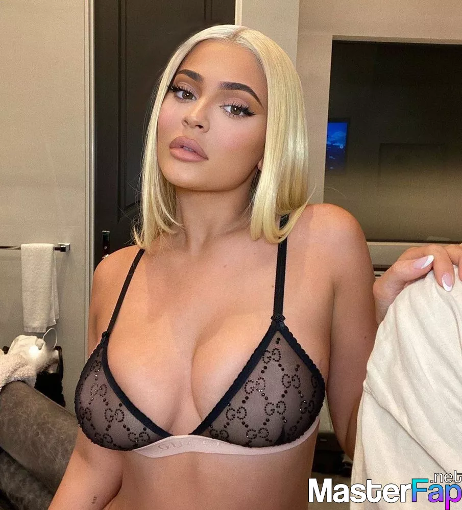 Kylie Jenner Nude OnlyFans Leak Picture N3e4QXo73u | MasterFap.net