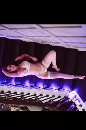 Kylie Secrets Thumbnail Picture