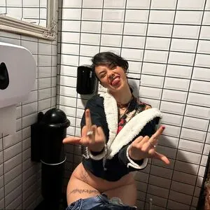 Lady Lita Thumbnail Picture