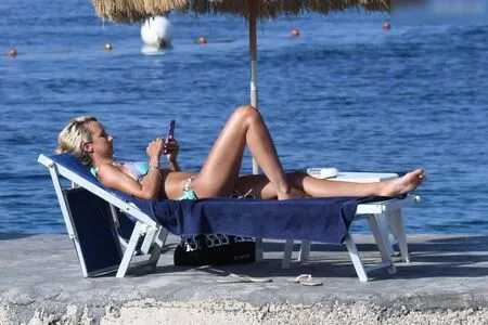 Lady Victoria Hervey Thumbnail Picture