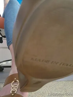Ladylovetoes Thumbnail Picture