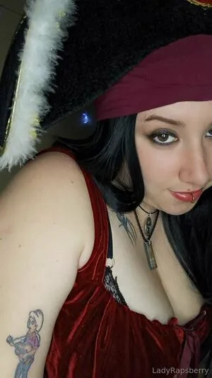 Ladyraspberry Thumbnail Picture