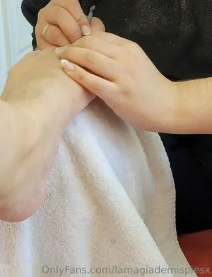 Lamagiademispiesx Thumbnail Picture