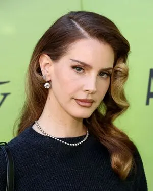 Lana Del Rey Profile Thumbnail