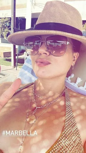 Lana Parilla Thumbnail Picture
