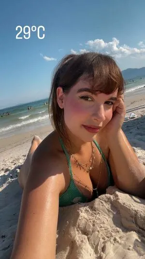 Lara Lunardi Profile Thumbnail
