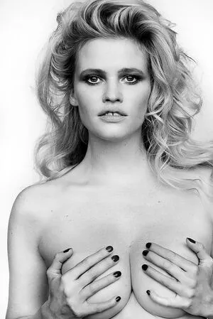 Lara Stone OnlyFans Leaked Free Thumbnail Picture - #YLUDAvKCVg
