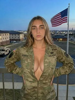 Laramonroe18 OnlyFans Leaked Free Thumbnail Picture - #5MPzcKCuMp
