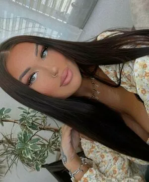 Laravoss Thumbnail Picture