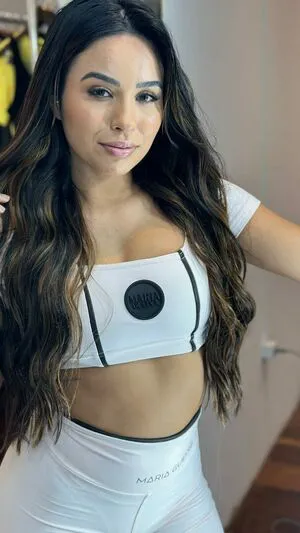 Larissa Nunes Thumbnail Picture