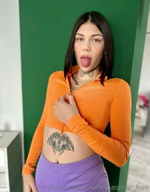Laura Hasmarr Thumbnail Picture