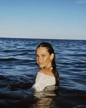 Laura Marie Soons Thumbnail Picture