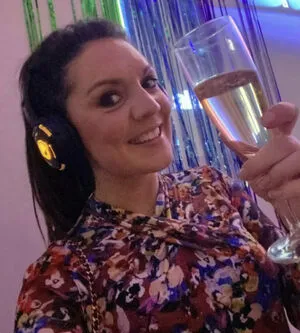 Laura Tobin Thumbnail Picture
