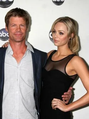 Laura Vandervoort Thumbnail Picture