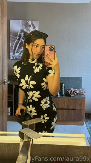 Laura99x Thumbnail Picture