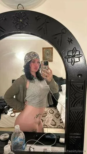 Lauraa Thumbnail Picture