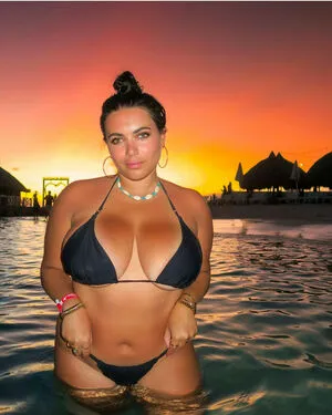 Laurab974 Thumbnail Picture