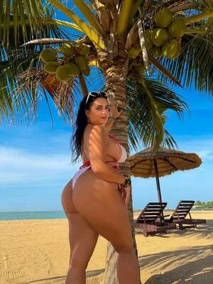 Laurab974 OnlyFans Leaked Free Thumbnail Picture - #Ymb0WSsleQ