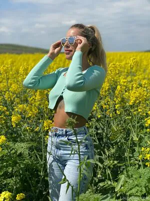 Laurabae OnlyFans Leaked Free Thumbnail Picture - #DcIR8STodu