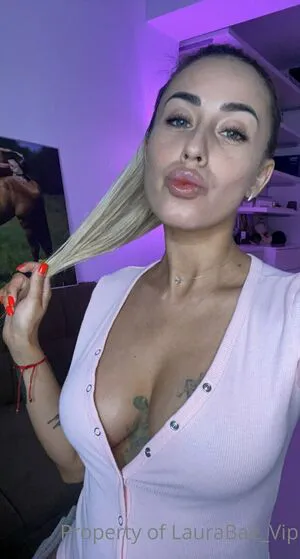 Laurabae OnlyFans Leaked Free Thumbnail Picture - #dn1V6PBYt6