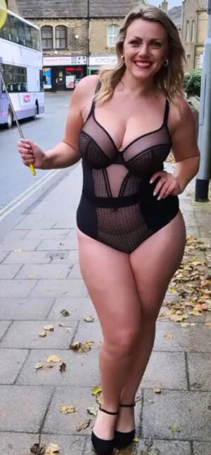 Lauracurvemodel OnlyFans Leaked Free Thumbnail Picture - #LyTuyuWrtF