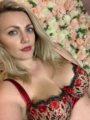 Lauracurvemodel OnlyFans Leaked Free Thumbnail Picture - #b3KONfeABO