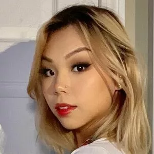 Laurajpeg Profile Thumbnail