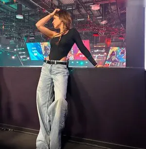 Laure Bv OnlyFans Leaked Free Thumbnail Picture - #2yQ5aggrW2